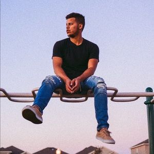 Meet your Posher, Damian d